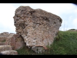 04101 ostia - regio i - insula viii - piccolo mercato (i,viii,1) - raeume auf der westseite - raum (10) - 01-2024.jpg